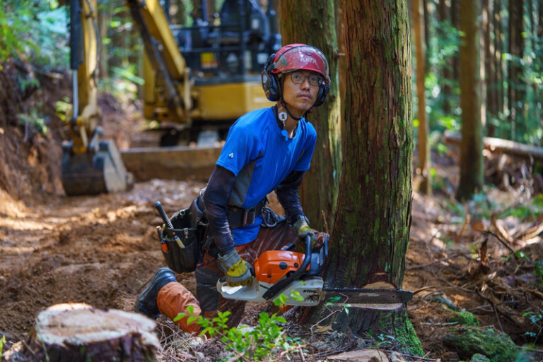 最も優遇の 林業家・橋本光治さんの人生と森づくりの極意を本にまとめて届け 農学