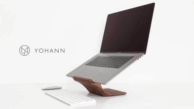 デスクも姿勢も美しく。機能美にあふれたMacbook専用スタンド「Yohann