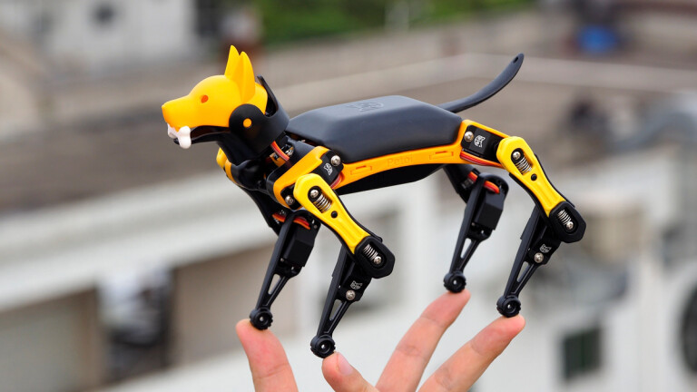 Petoi Bittle 犬型ロボット　自由プログラミング　各種センサー付き各種センサーも付属します