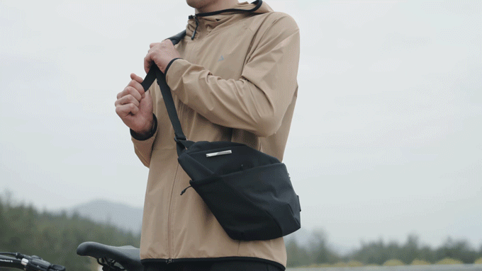 バッグ FINO V Sling Bag NIID FINO V / A thin and lightweight sling bag - YouTube