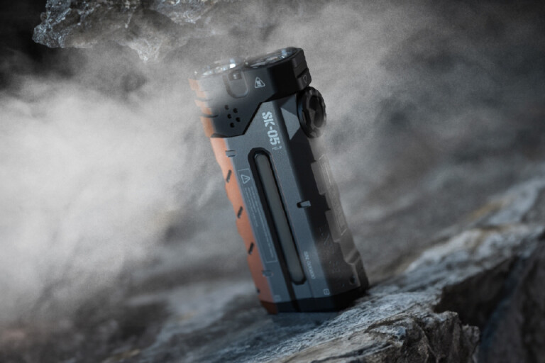 LOOP GEAR SK-05 PRO バッテリー無し LOOP GEAR SK05 Pro review | dual 18650 EDC style flashlight