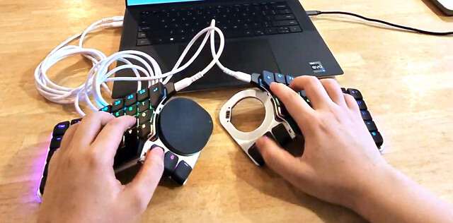 活動報告] ＼レビュー記事／変形・合体する左右分割キーボードNAYA